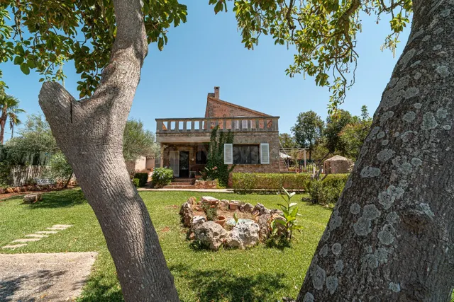 Auténtica Finca Mallorquina de 1930 con Vistas a la Bahía de - foto 2