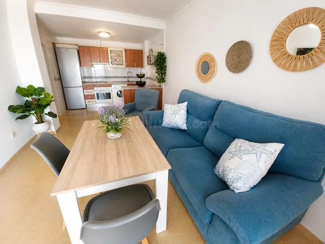 EXCLUSIVO PISO EN ALQUILER CON VISTAS AL MAR EN SABINILLAS L - foto 4