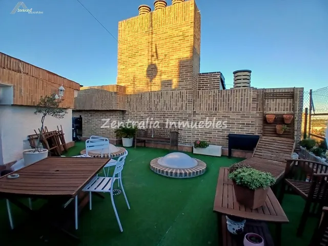 ATICO DÚPLEX, 2 PLAZAS GARAJE, 2 TRASTEROS Y AMPLIA TERRAZA - foto 5