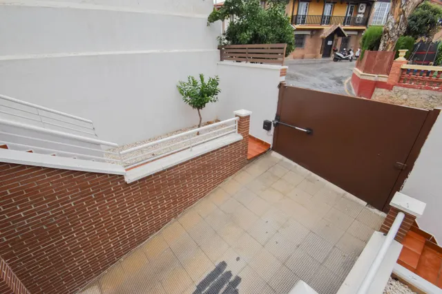 Unifamiliar pareada en rebites, con patio, solárium y garaje — 37