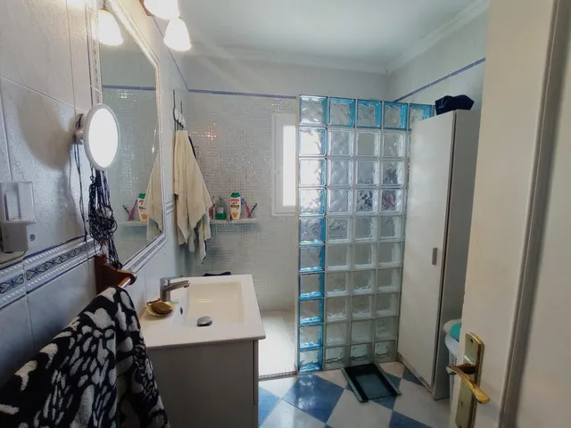 VENTA DE CHALET Y APARTAMENTO — 17