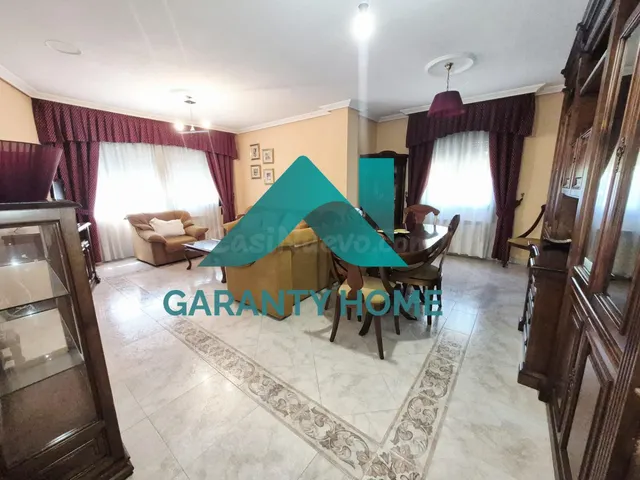 SE VENDE CASA EN R66 – AMPLIA, CON JARDÍN Y EXCELENTES PREST - foto 4