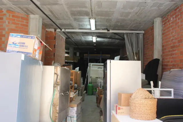 LOCAL EN VENTA EN MANRESA ZONA CALLE VILADORDIS — 16