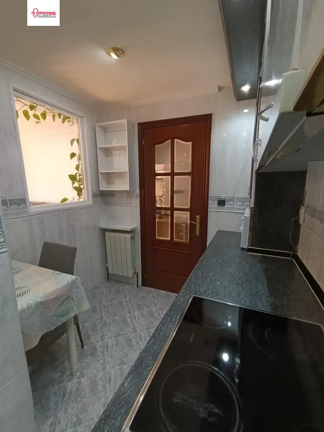 Amplio Apartamento Reformado en Plaza de Lavaderos. — 8