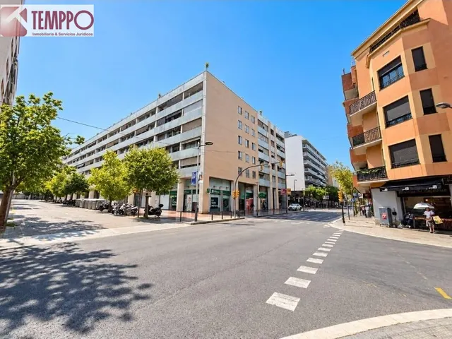 PLAZA de PARKING AMPLIA en c SANTA EULÀLIA 182 - foto 2