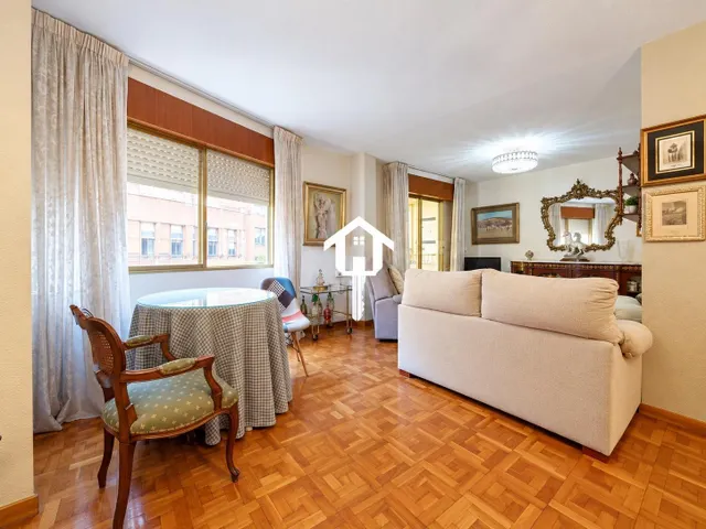 PISO DE 103 M2 CON GARAJE, TRASTERO Y BALCÓN EN PLENO CENTRO DE ALICANTE: 3ª PLANTA CON ASCENSOR — 26