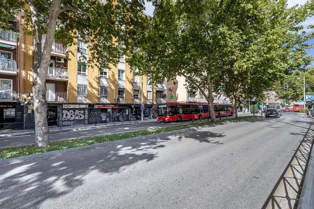 Local de 247 m2 en avenida de madrid – Granada capital — 17