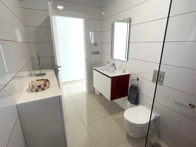 Excepcional Villa en Pilar de la Horadada: Lujosa Villa de una Planta con Licencia Turística — 45
