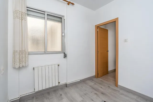 PISO JUNTO CAMINO DE RONDA — 23