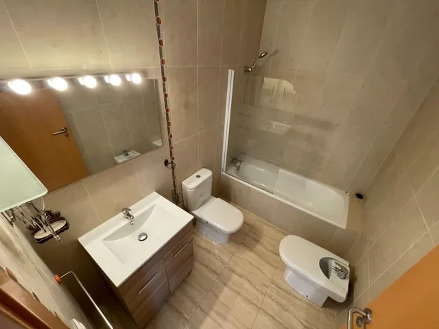 Dúplex céntrico en venta en Olesa de Montserrat, con terrazas y parking — 16