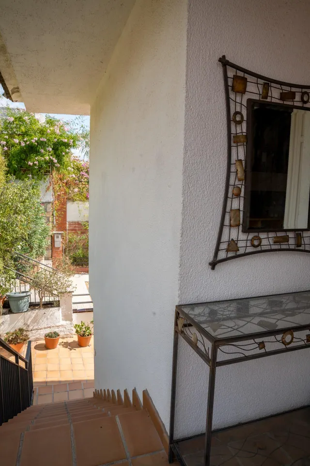 SE VENDE CASA INDEPENDIENTE CON PISCINA CON VISTAS EN CORBERA DE LLOBREGAT BARCELONA — 13