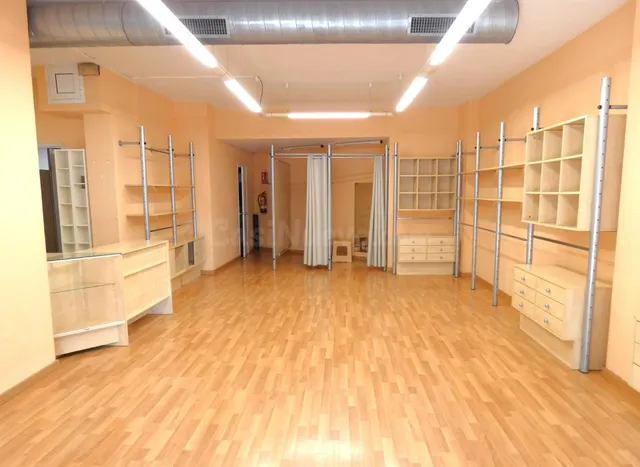 LOCAL EN VENTA EN EL CENTRO DE SANT VICENÇ DELS HORTS - foto 4