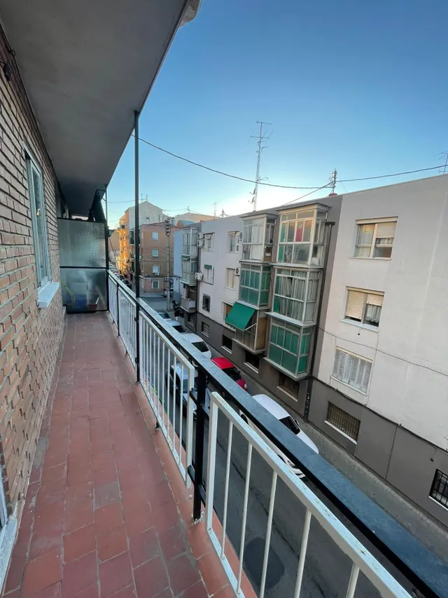 Piso reformado de 3 habitaciones con dos terrazas — 21