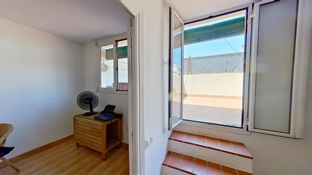 Ático luminoso de 2hab. con terraza de 20m2 — 20
