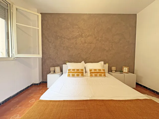 Piso exterior en planta baja con gran patio privado en Terrassa — 14