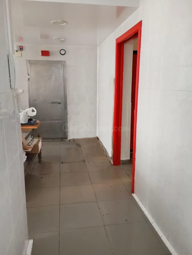 Local comercial 217m² en venta - Rochapea - foto 3