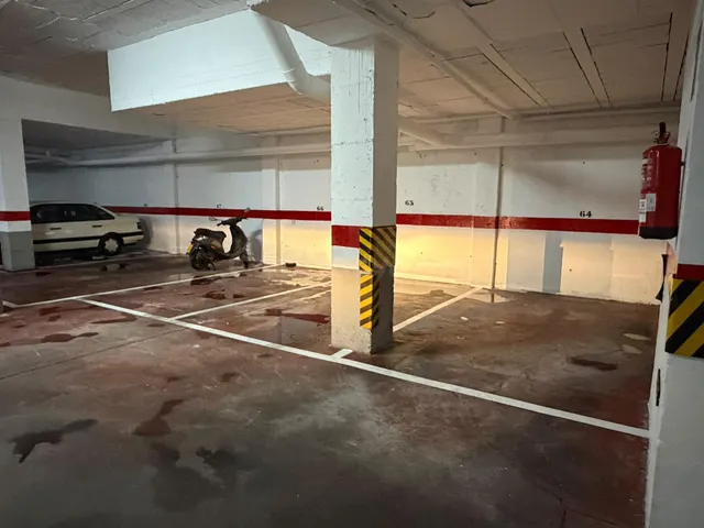 Plaza de garaje en venta por 20.000 € | Fácil acceso cerca de Felipe II — 4
