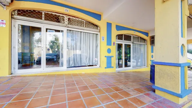 Gran local comercial de 1295m2 en Benalmadena — 3