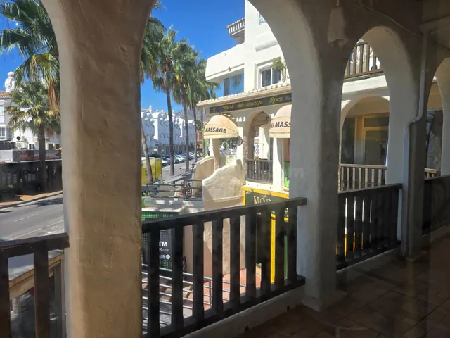 Local comercial 226m² en venta - Puerto Marina - foto 2
