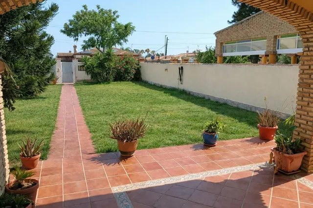 Chalet urbano en Los Gallos. — 6