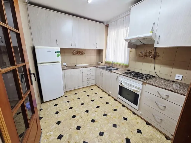 AMPLIO PISO A TAN SOLO 3 MIN DEL PASEO GERMANIAS — 2