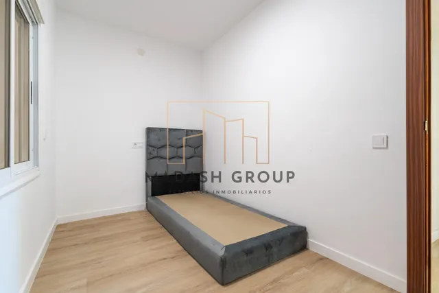 Exclusiva vivienda de 4 dormitorios, totalmente reformada, a 550m del puerto y la playa de Cambrils. — 29