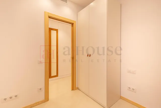 Piso luminoso y recién reformado, listo para entrar a vivir en vila de gràcia — 22