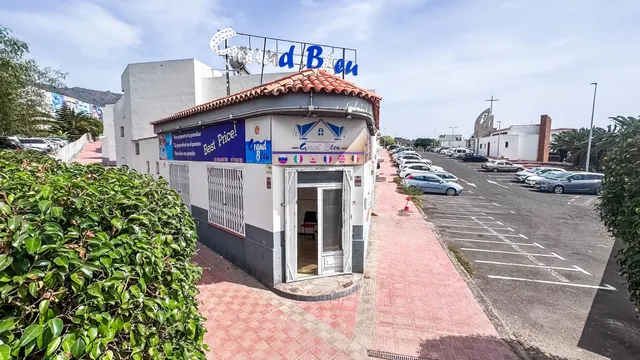 LOCAL COMERCIAL EN ESQUINA CON DOS FACHADAS | LOS OLIVOS, ADEJE — 37