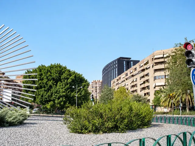 Luminoso apartamento amueblado cerca de mestalla con garaje incluido — 15