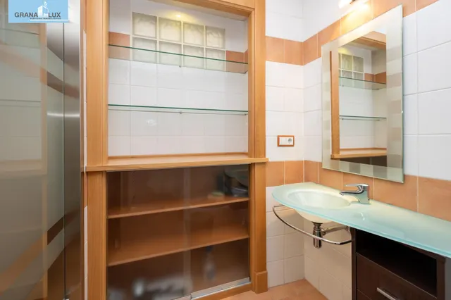 Casa exclusiva junto a Acera del Darro. Pleno centro de Granada. Seminueva y con ascensor propio — 33