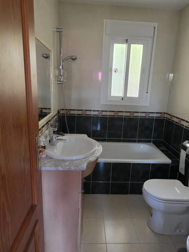 se vende chalet en casares golf — 24