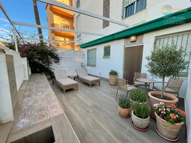 APARTAMENTO TOTALMENTE REFORMADO FRENTE AL MAR EN PLAYAGRAND