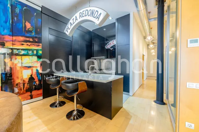 Exclusiva propiedad  frente a la Plaza de la Reina: 178 m2 de puro lujo en Ciutat Vella — 7