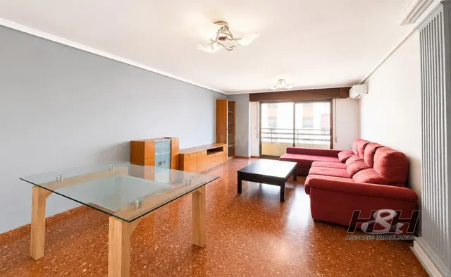 Se vende en Zona Burjassot- Godella. / HH Asesores, Inmobili