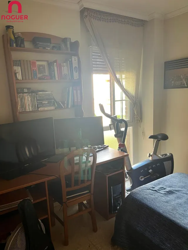 PISO ZONA ZOCO DE CUATRO DORMITORIOS , DOS BAÑOS , TERRRAZA Y  ASCENSOR — 23