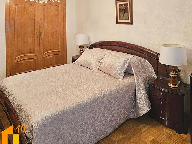 Piso 4 habitaciones 104m² en venta - Avda. del Cid — 33