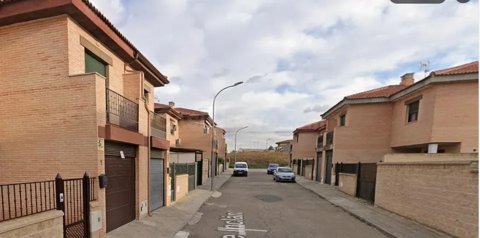 CHALET EN MORA