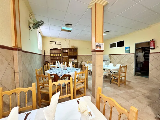 FANTASTICO LOCAL COMERCIAL EN VICENTE BLASCO IBAÑEZ — 7