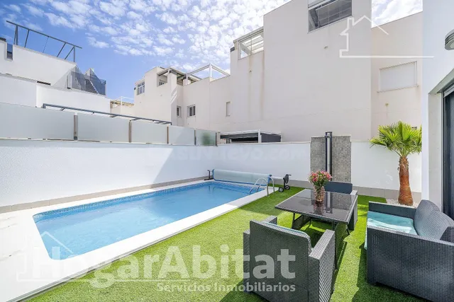 ¡EXTRAORDINARIO CHALET! AMPLIO Y SEMINUEVO CON PISCINA PRIVADA Y TRES TERRAZAS — 5