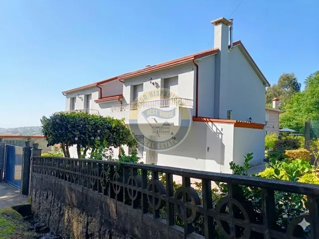Casa en Cabral de 5 dormitorios con amplia parcela de unos 5