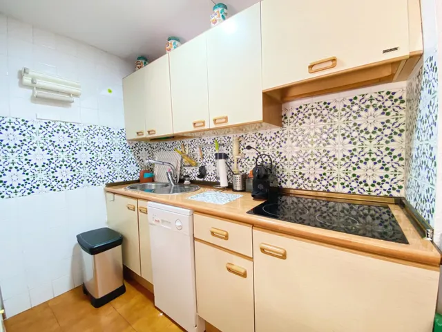 EXCLUSIVO CHALET ADOSADO TIPO BUNGALOW CON AMPLIA TERRAZA AJ - foto 5