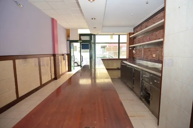 Local comercial en venta — 23