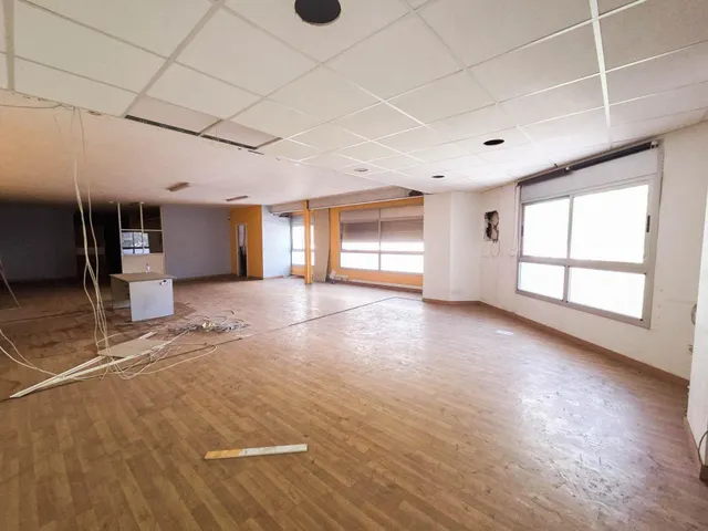 Segunda planta de edificio de oficinas en alquiler en Barber