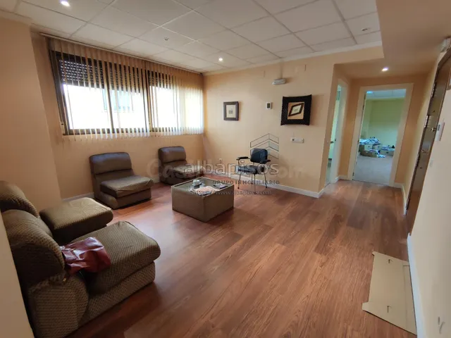 SE VENDE ENTREPLANTA DE OFICINAS JUNTO AL ALTOZANO - foto 5