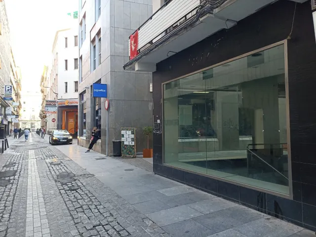 Local comercial en zona prime, con mucho paso. — 4