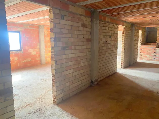INMUEBLE DE DOS ALTURAS EN CONSTRUCCIÓN — 7