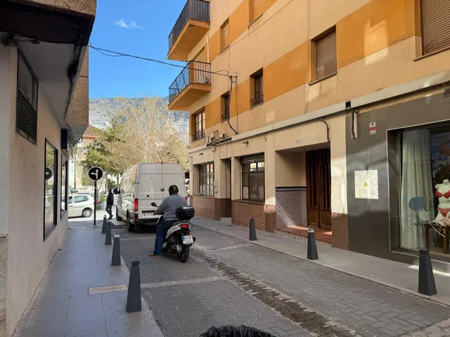 ¡SE ALQUILA LOCAL EN DURCAL CENTRO! — 6