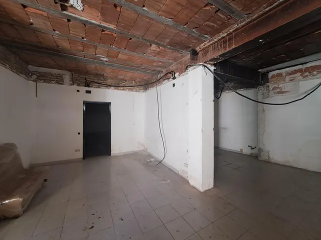 LOCAL EN VENDA BARRIO POBLE SEC — 2
