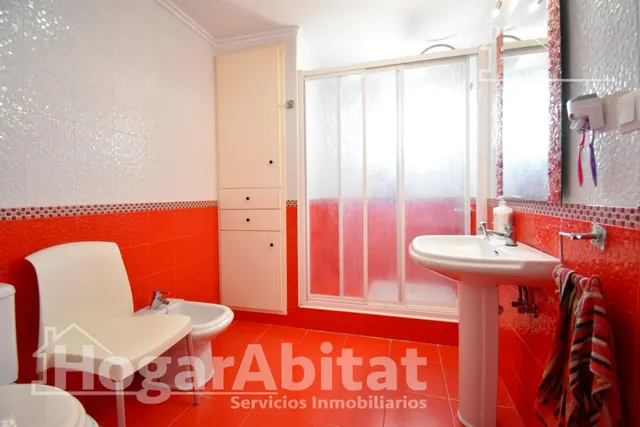 Extraordinaria amplitud en este luminoso primer piso con terrazas y trastero — 31