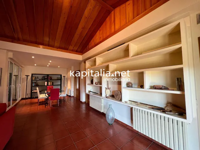 Fantástico chalet a la venta en Ontinyent , zona la Solana . — 16
